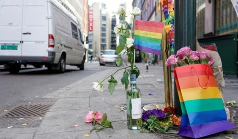 Ataque em bar gay é investigado como atentado terrorista, em Oslo