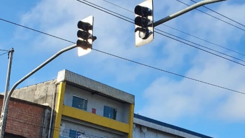 IMMU pede colaboração da população para denunciar furtos de cabos nos semáforos de Manaus
