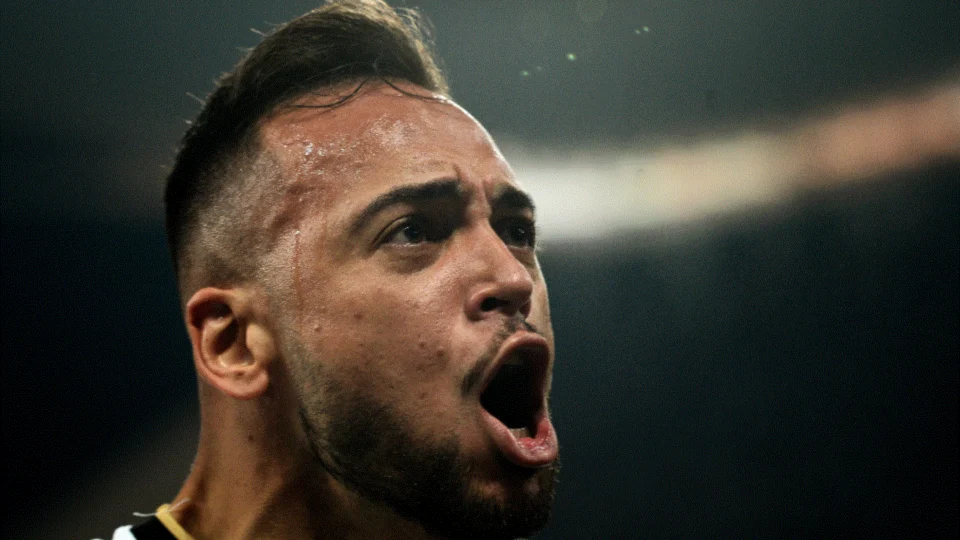 Com dois de Maycon, Corinthians impõe seu jogo e vence fácil Boca Juniors pela Libertadores da América