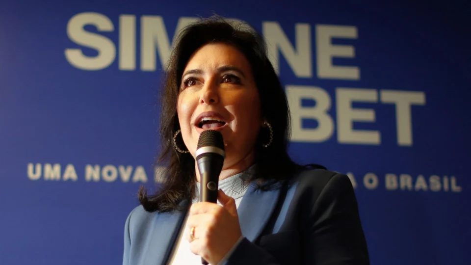 Simone Tebet, pré-candidata do MDB à Presidência, testa positivo para Covid-19