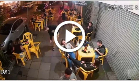 VÍDEO: cliente de bar é ‘atacado’ por barata em Porto Alegre e reação viraliza nas redes sociais