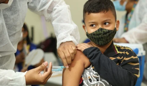 Vacinação contra Covid em crianças a partir de 3 anos inicia nesta segunda em 37 pontos de Manaus