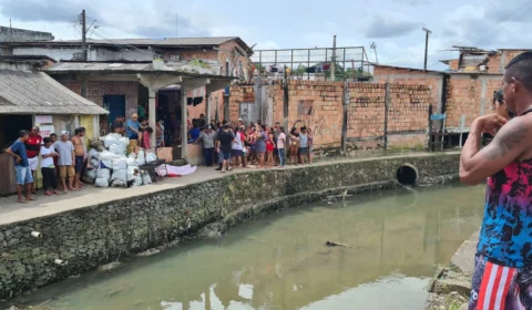Homem é executado a tiros enquanto almoçava em Manaus