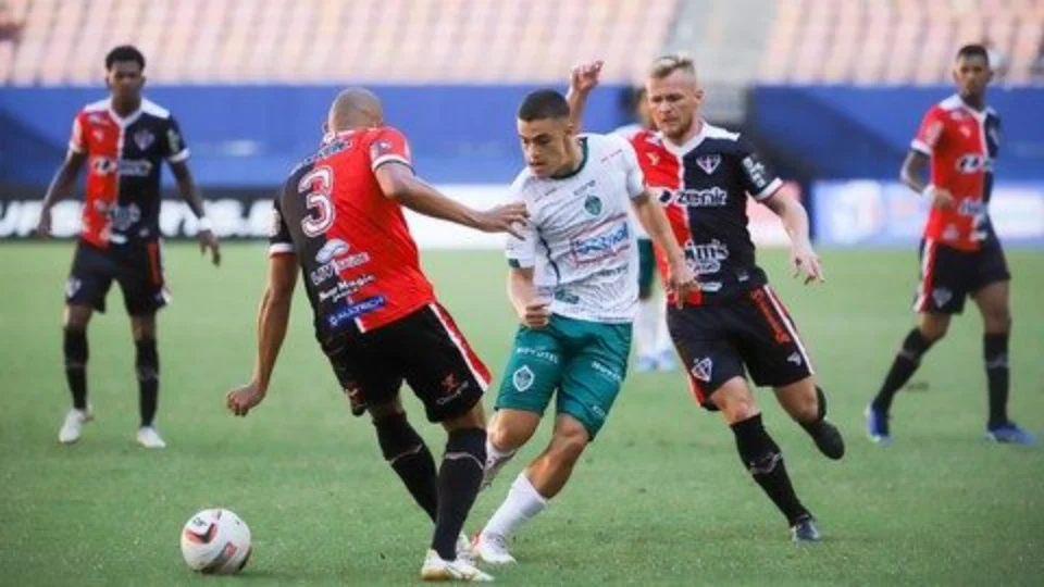 Manaus vence Ferroviário por 4 a 2 e sobe na tabela da Série C do Brasileiro
