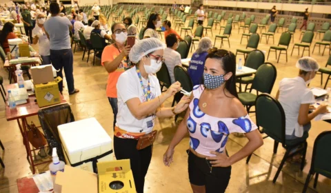 Semsa disponibiliza ponto de vacinação contra Covid-19 em shopping de Manaus