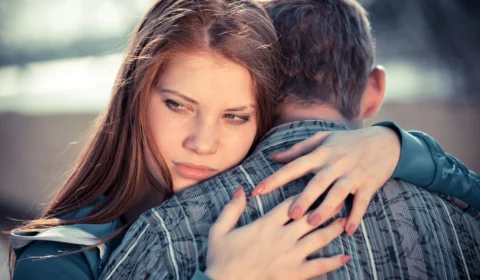 Pesquisa afirma que metade dos brasileiros deve ficar sem presente do Dia dos Namorados