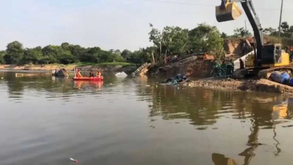 Ponte BR-319: buscas por desaparecidos entram no 3º dia, no Careiro-AM