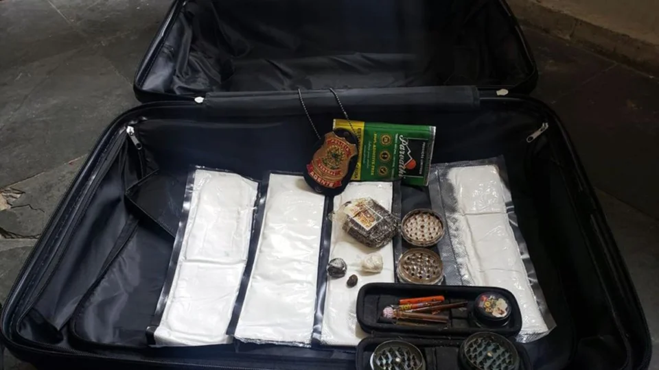 PF faz ação contra grupo especializado no envio de drogas para Europa