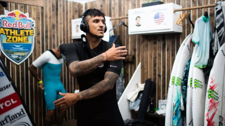 Gabriel Medina passa por cirurgia em São Paulo para melhorar respiração