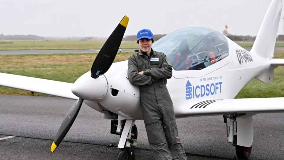 Voo solo: piloto de 17 anos é o mais jovem a dar volta ao mundo