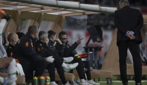 Técnicos poderão levar 26 jogadores para Copa do Mundo do Catar e 15 estarão no banco de reservas