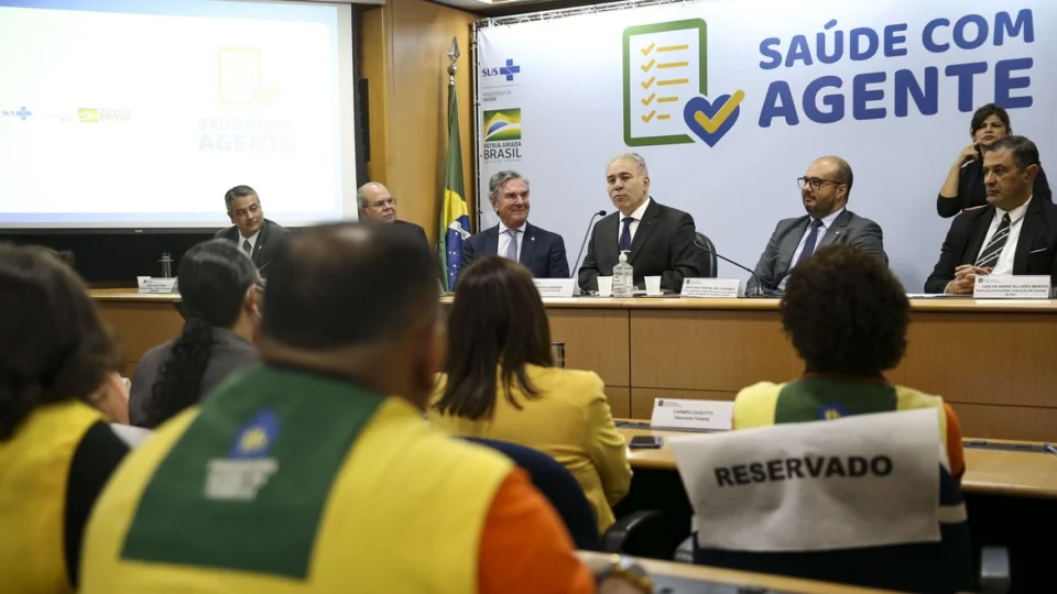 Saúde lança programa que pode capacitar 200 mil agentes comunitários