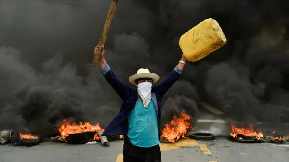 Onda de protestos no Equador pode inviabilizar jogo entre Emelec e Atlético/MG pela Libertadores da América
