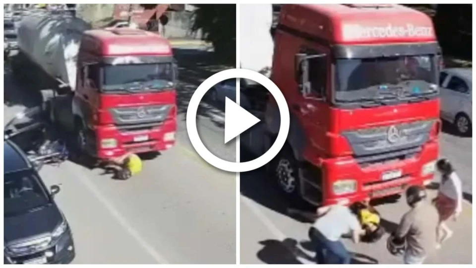 VÍDEO: motociclista é atingido por porta de carro aberta e cai embaixo de caminhão no RJ