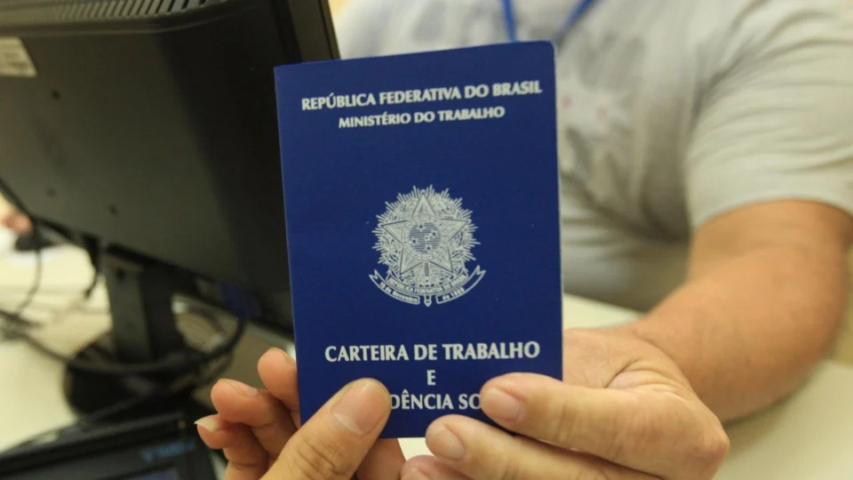 IBGE: taxa de desemprego cai para 10,4% no AM; estado tem terceira maior taxa de informalidade no país