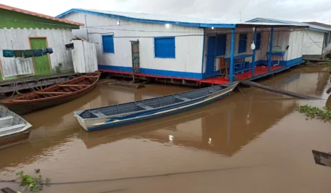 Manacapuru, no AM, decreta estado de emergência por conta da cheia do Rio Solimões