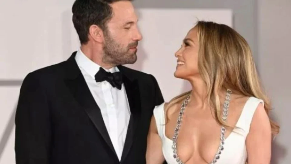 Quase 20 anos depois da separação, Jennifer Lopez e Ben Affleck se casam em Las Vegas, diz site