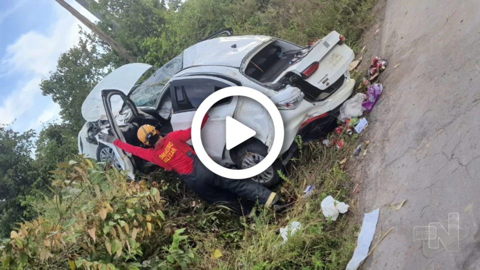VÍDEO: homem morre após carro capotar na Rodovia AM-010; suspeito de provocar acidente sumiu com outra vítima
