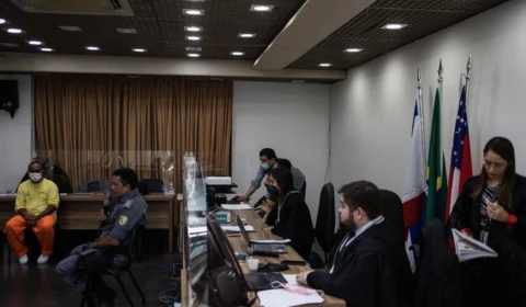 Homem é condenado a 26 anos de prisão por matar companheira a facadas na frente dos filhos dela, em Manaus