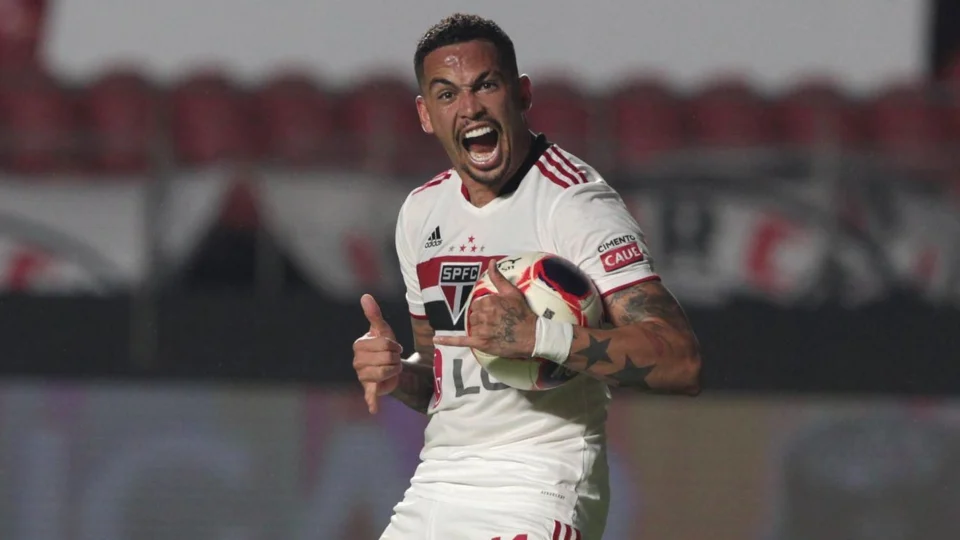 São Paulo vence América/MG por 1 a 0 e sai na frente por uma vaga na semifinal da Copa do Brasil
