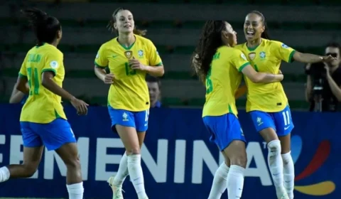 Brasil estreia goleando Argentina por 4 a 0 na Copa América Feminina