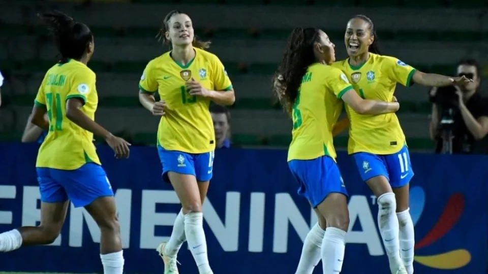 Brasil estreia goleando Argentina por 4 a 0 na Copa América Feminina