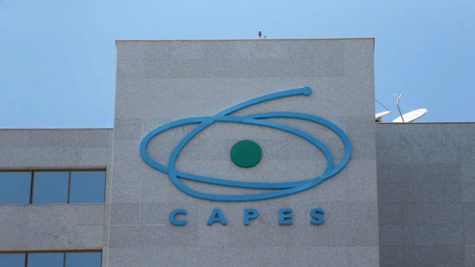 Capes oferece doze mestrados profissionais a professores