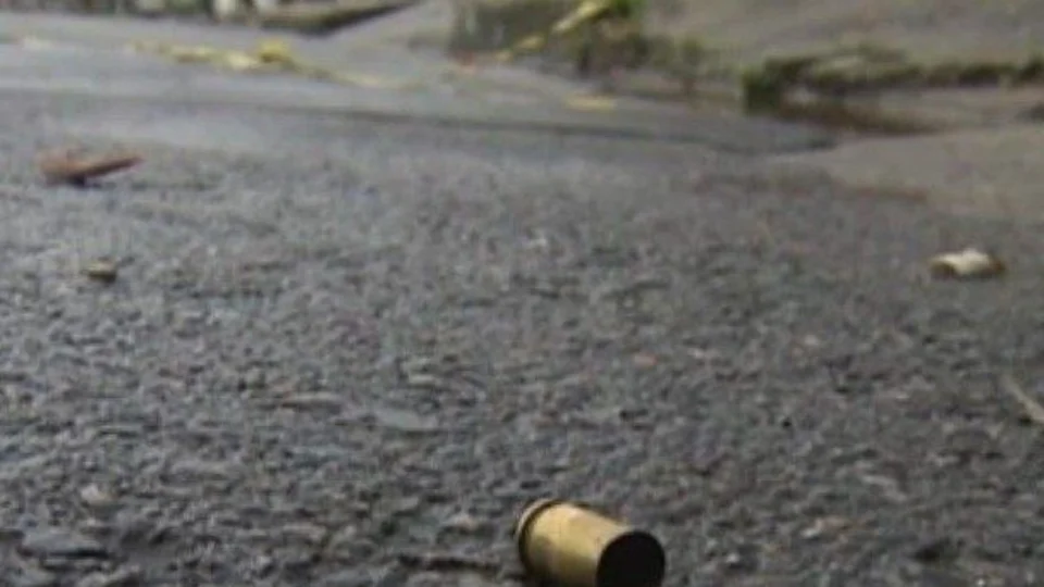 Jovem morre após ser baleado durante tiroteio entre facções, em Manaus