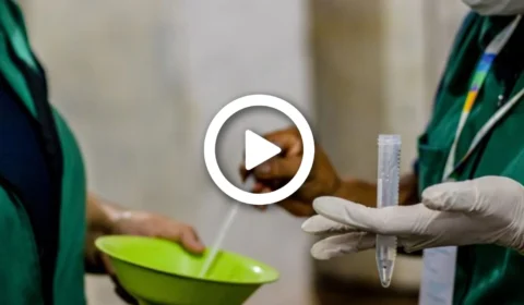 VÍDEO: agentes de saúde fazem inspeção contra dengue em Manaus