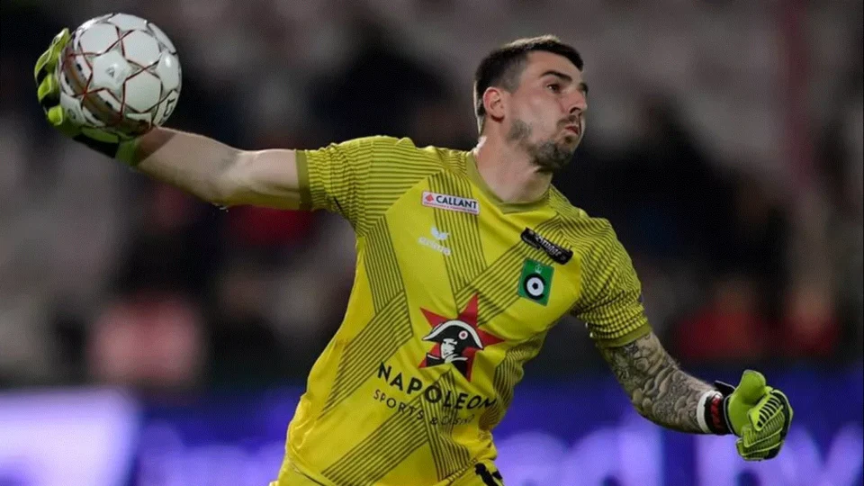 Após lutar por seis anos, jovem goleiro perde luta e morre de leucemia