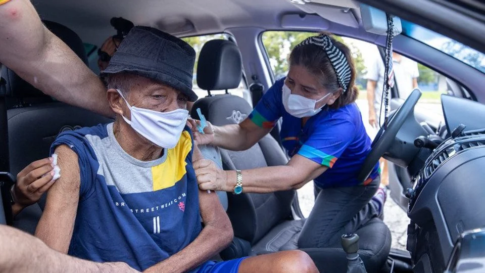 Manaus terá 15 pontos de vacinação contra Covid-19 neste sábado