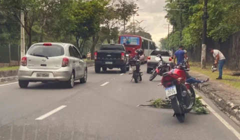 Motociclista sofre acidente na Zona Sul de Manaus