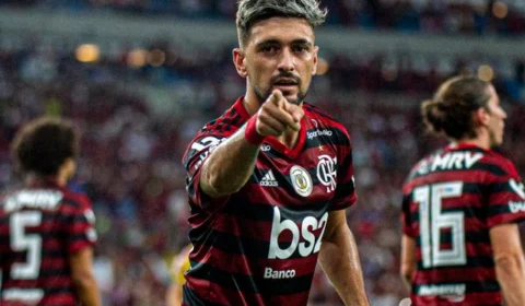 Arrascaeta marca duas vezes e Flamengo elimina Atlético/MG e vai às quartas da Copa do Brasil