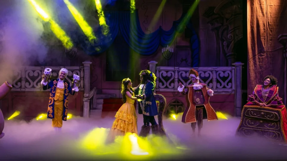 Espetáculo musical ‘A Bela e a Fera’ traz magia dos contos de fadas para Manaus 