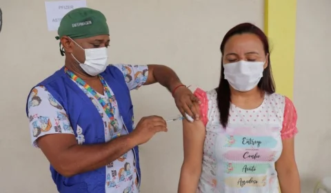 Manaus terá 49 pontos de vacinação contra a Covid-19 nesta segunda-feira