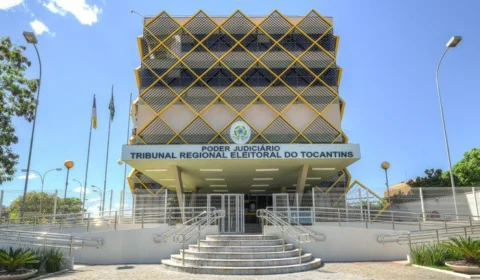 Eleições 2022: Justiça determina retirada de outdoors com imagens de candidatos à Presidência, em TO