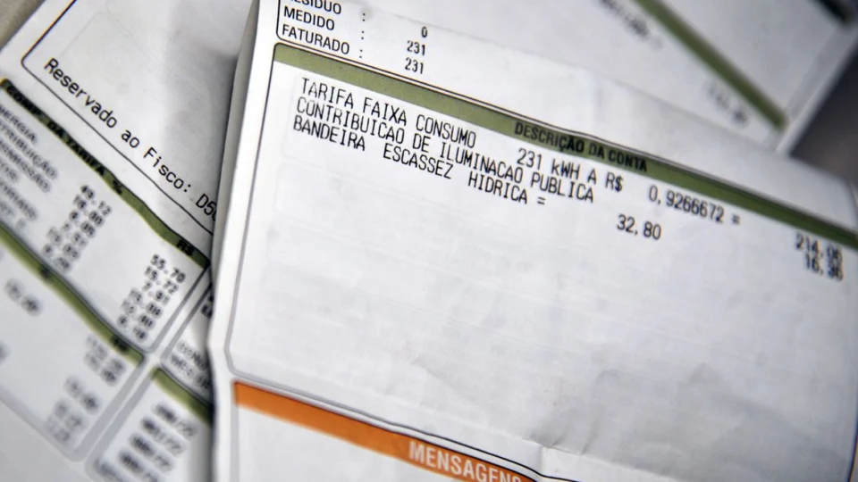 Conta de energia elétrica deve subir 5,6% em 2023, aponta Aneel