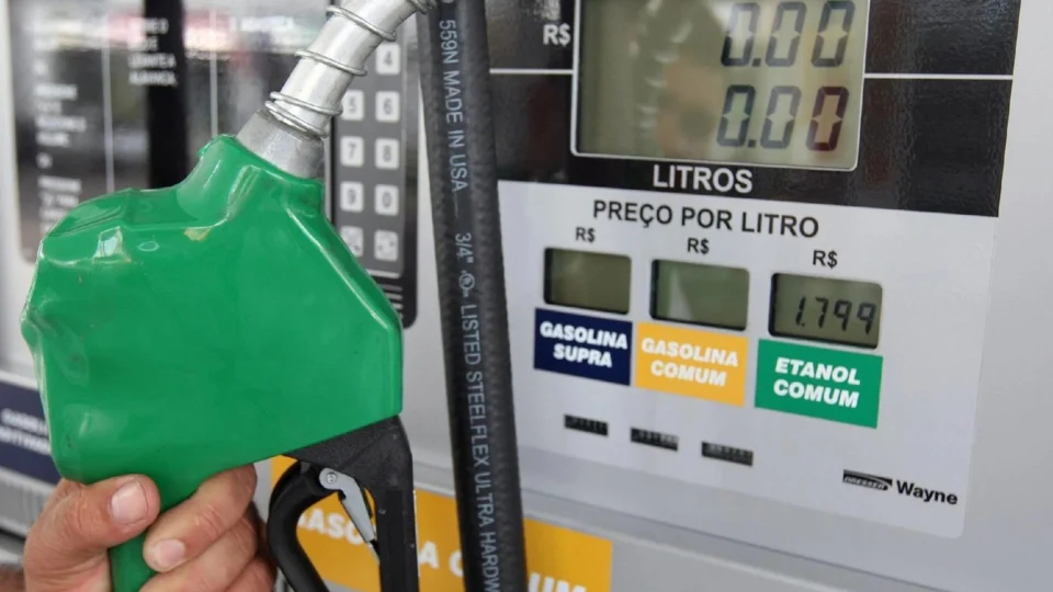 Confaz fixa ICMS do diesel e prorroga congelamento sobre gasolina