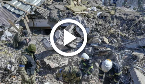 VÍDEO: invasão russa na Ucrânia completa um mês, mais de mil civis foram mortos