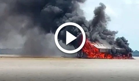 Polícia Federal destrói 23 balsas do garimpo ilegal em Autazes, no AM