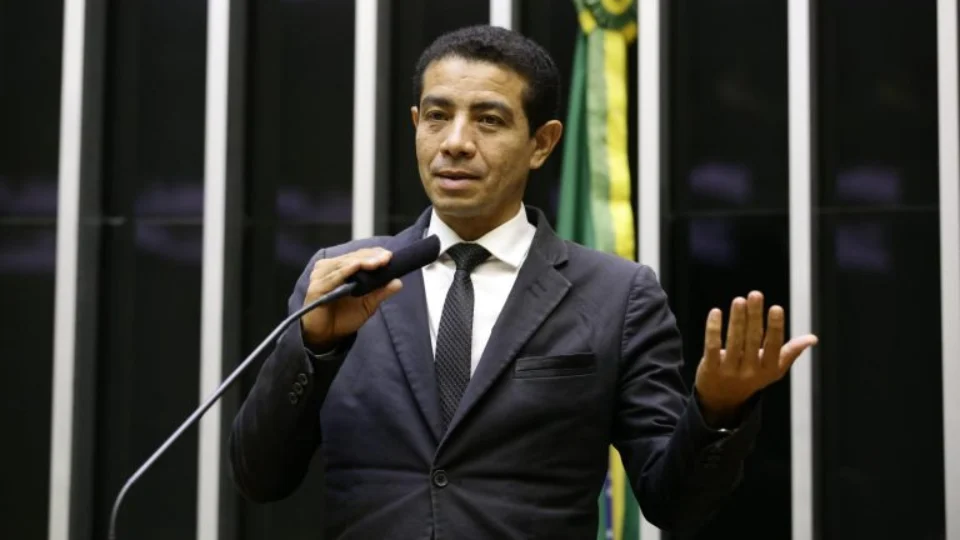 Projeto proíbe comercialização de alimentos em formato de órgãos sexuais