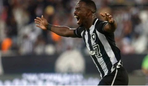 Botafogo vence por 1 a 0, quebra invencibilidade do São Paulo e respira no Brasileirão