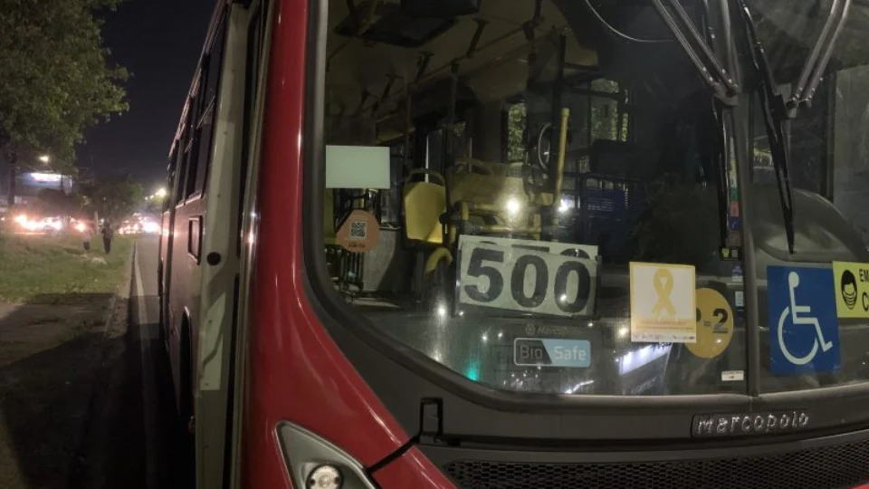 Suspeito de assaltar ônibus em Manaus é morto a pauladas