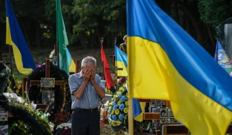 Ucrânia confirma morte de 25 pessoas após ataque no Dia da Independência do país
