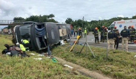 Pneu estourado é apontado como causa de acidente que matou cantor Aleksandro