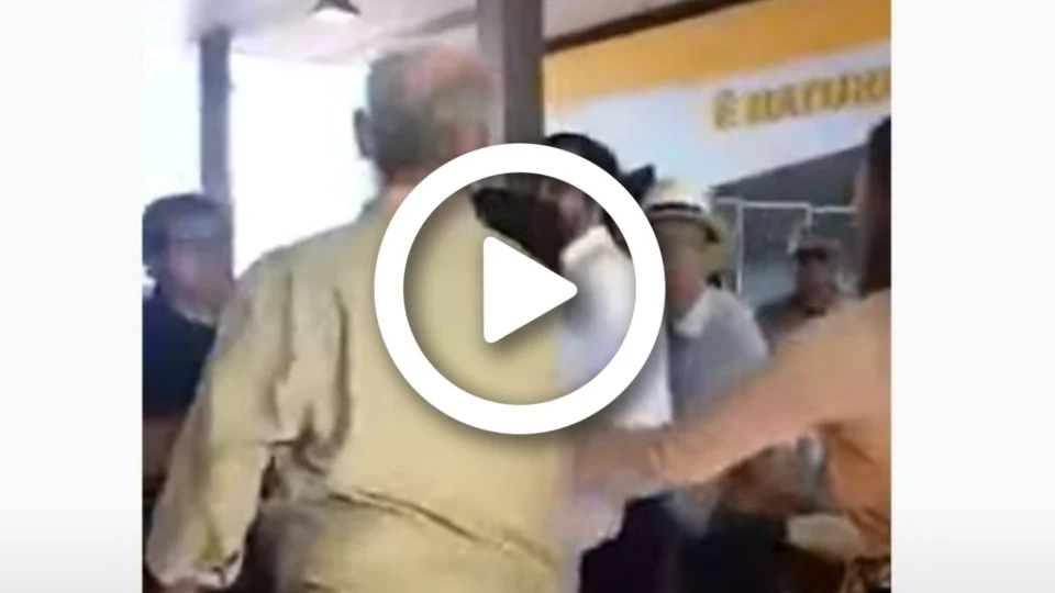 VÍDEO: ao ser vaiado e xingado, Ciro Gomes agride apoiador de Bolsonaro em evento no  interior de São Paulo