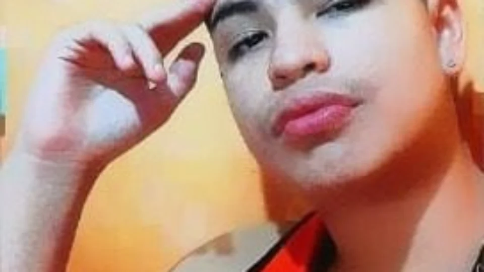 Mãe procura filho adolescente de 15 anos que desapareceu no bairro Cachoeirinha, Zona Sul de Manaus