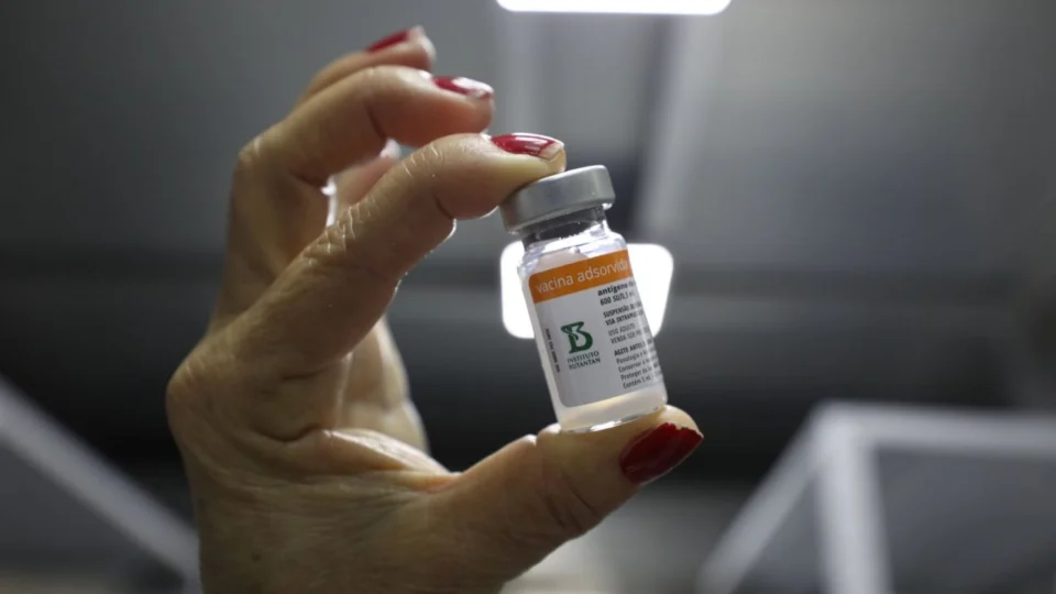 Manaus terá 50 pontos de vacinação contra Covid-19 nesta segunda-feira