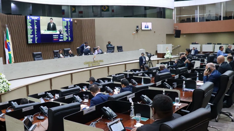 CMM aprova reajuste de 10% nos salários de servidores ativos e inativos de Manaus