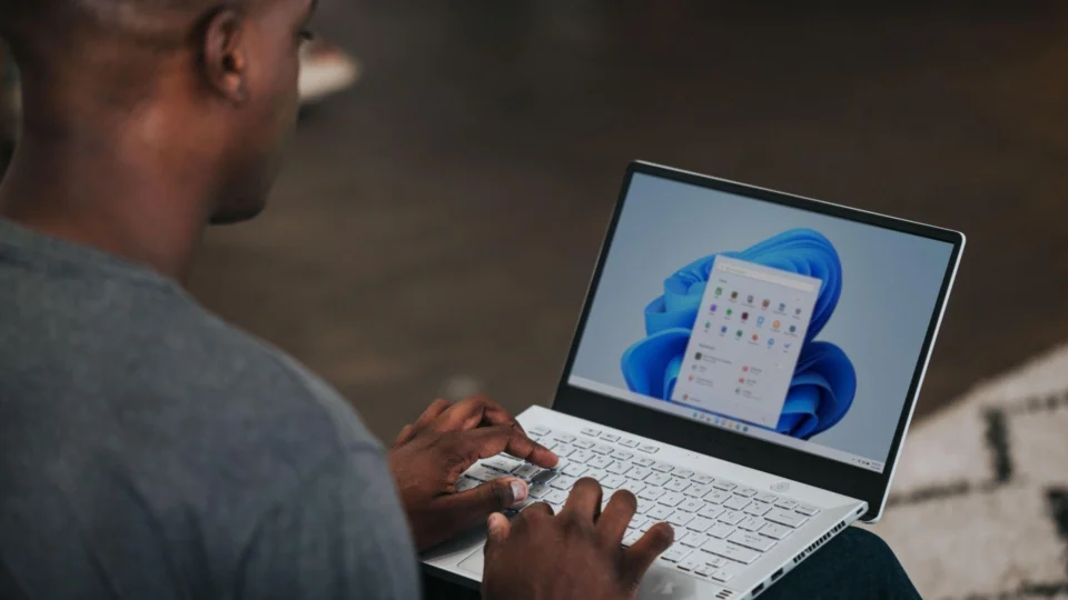 Microsoft oferta cursos gratuitos de capacitação profissional em tecnologia com certificado no Brasil